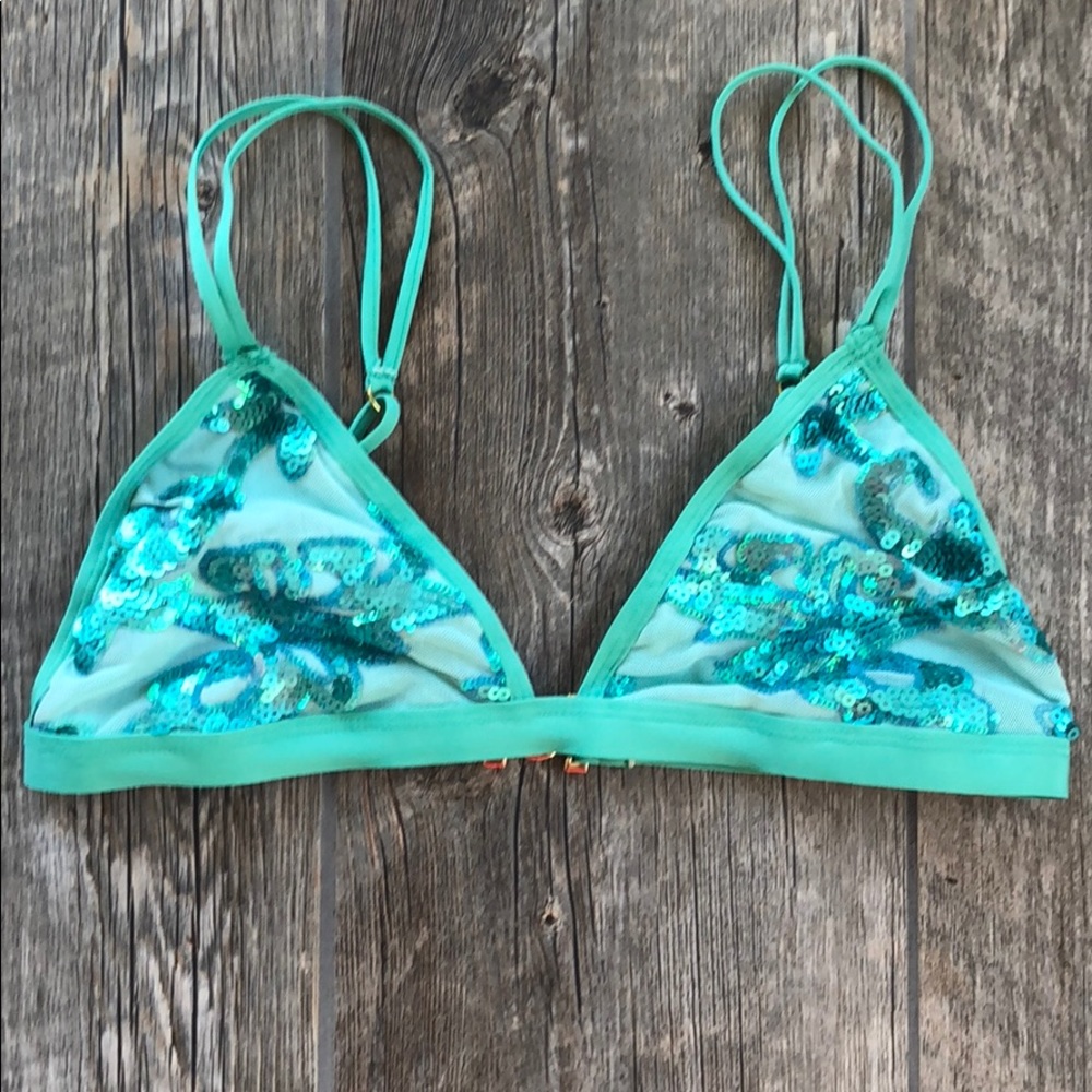 Beach bunny Bikini Top